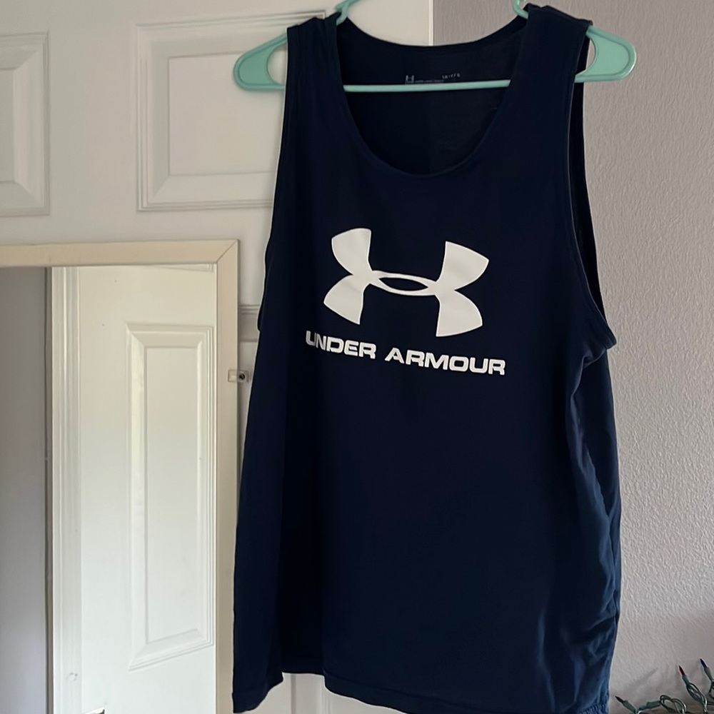 Large navy blue under armour tank top
